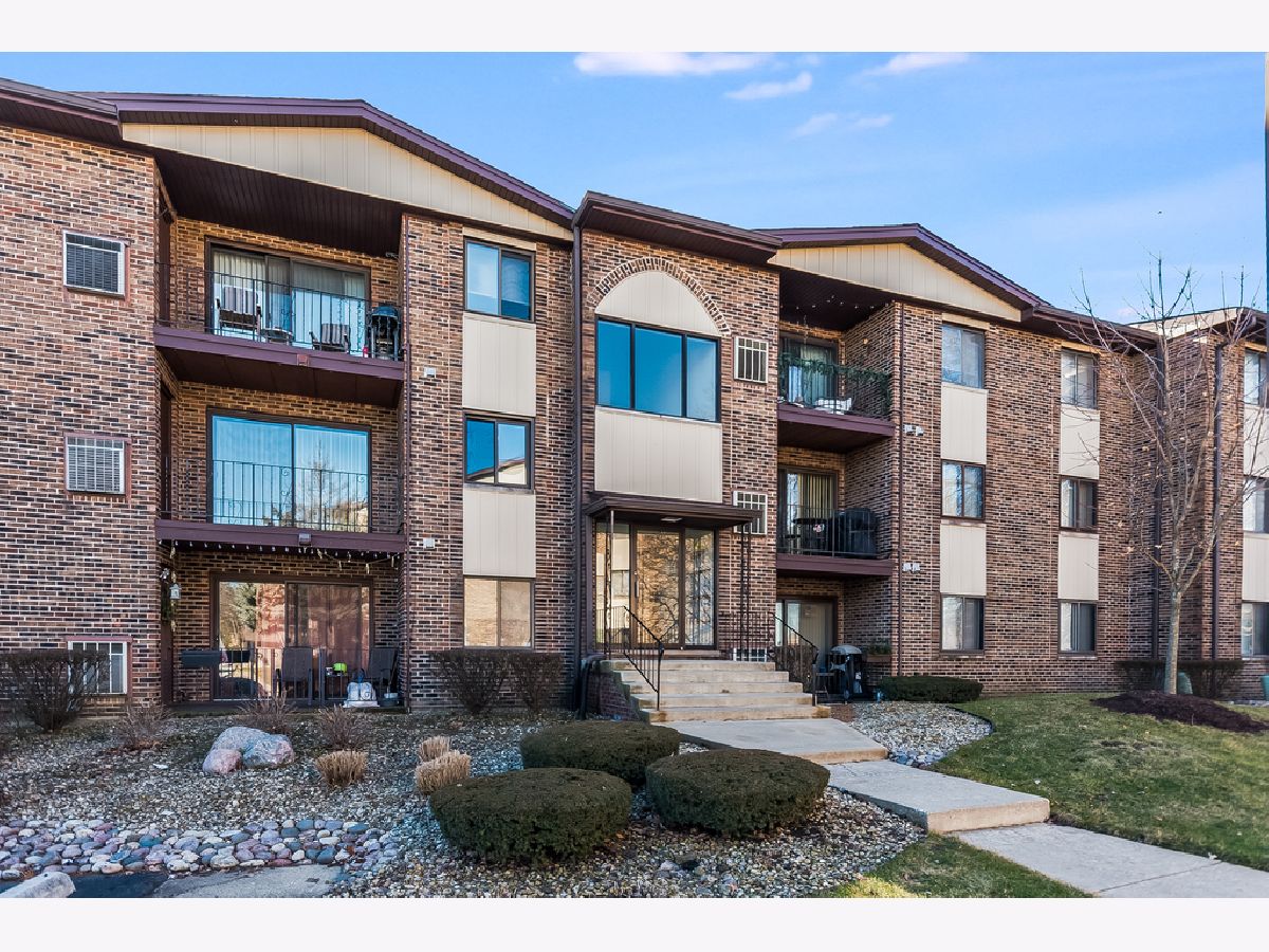 Condominiums Sold Applegate Crestwood Illinois, 14035 Laramie