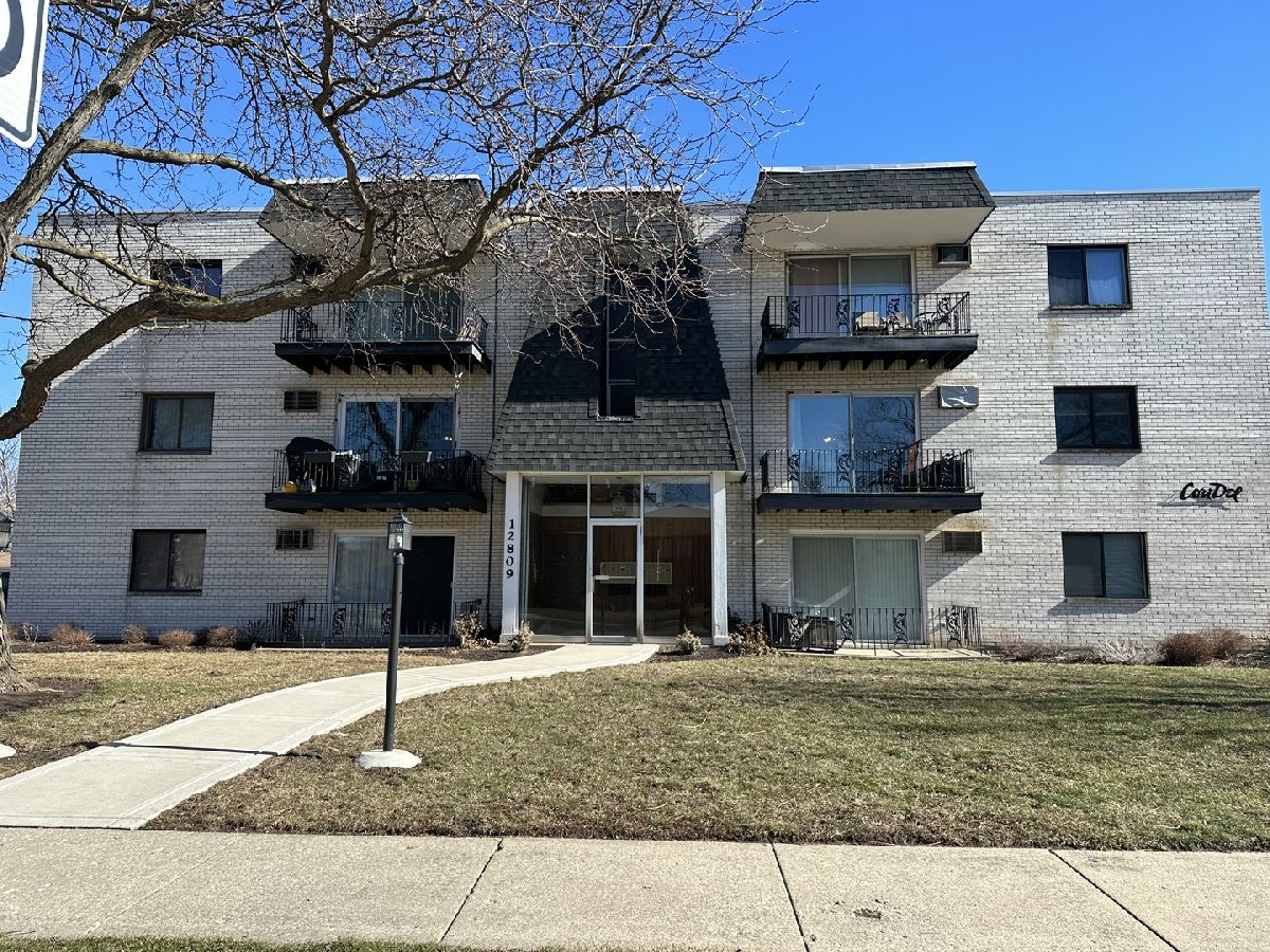 Condominiums Sold Carriage Lane Crestwood Illinois, 12809 Carriage