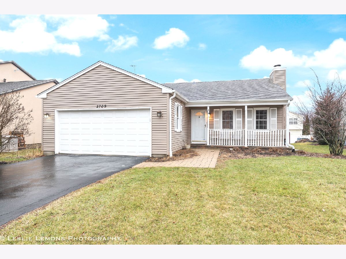 Homes For Sale Rosewood Woodridge Illinois, 2709 Meadowdale Lane