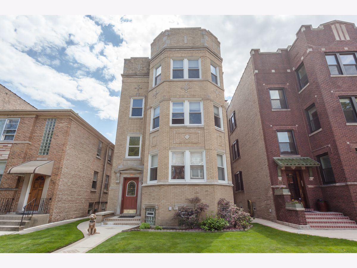 Homes & Condos & Townhomes Rented Budlong Woods Chicago Illinois, 2719 Winnemac