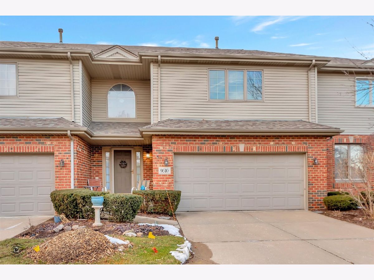 Townhomes Sold Caledonia Tinley Park Illinois, 9510 Perth