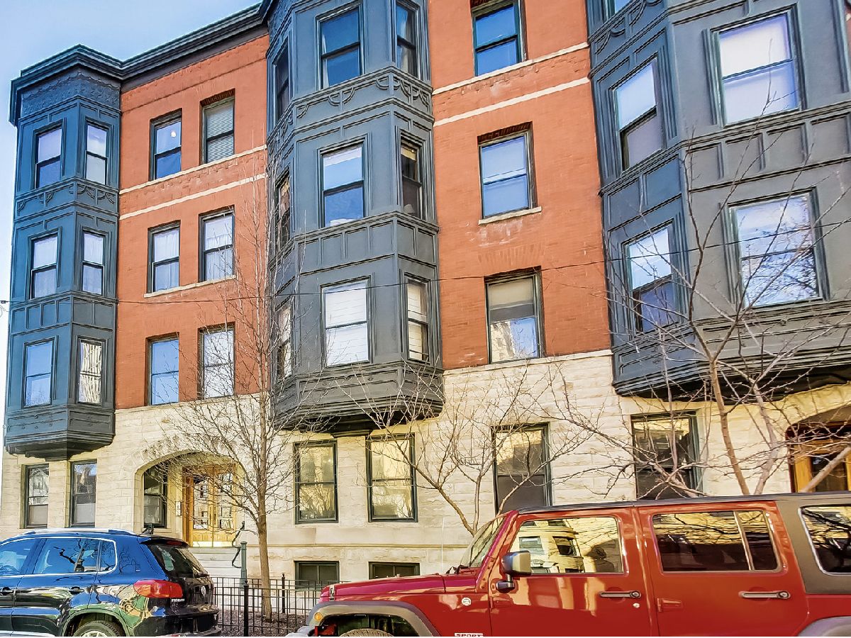 Condos & Townhomes Sold Victorian Landmark Condos Chicago Illinois, 2350 Cleveland