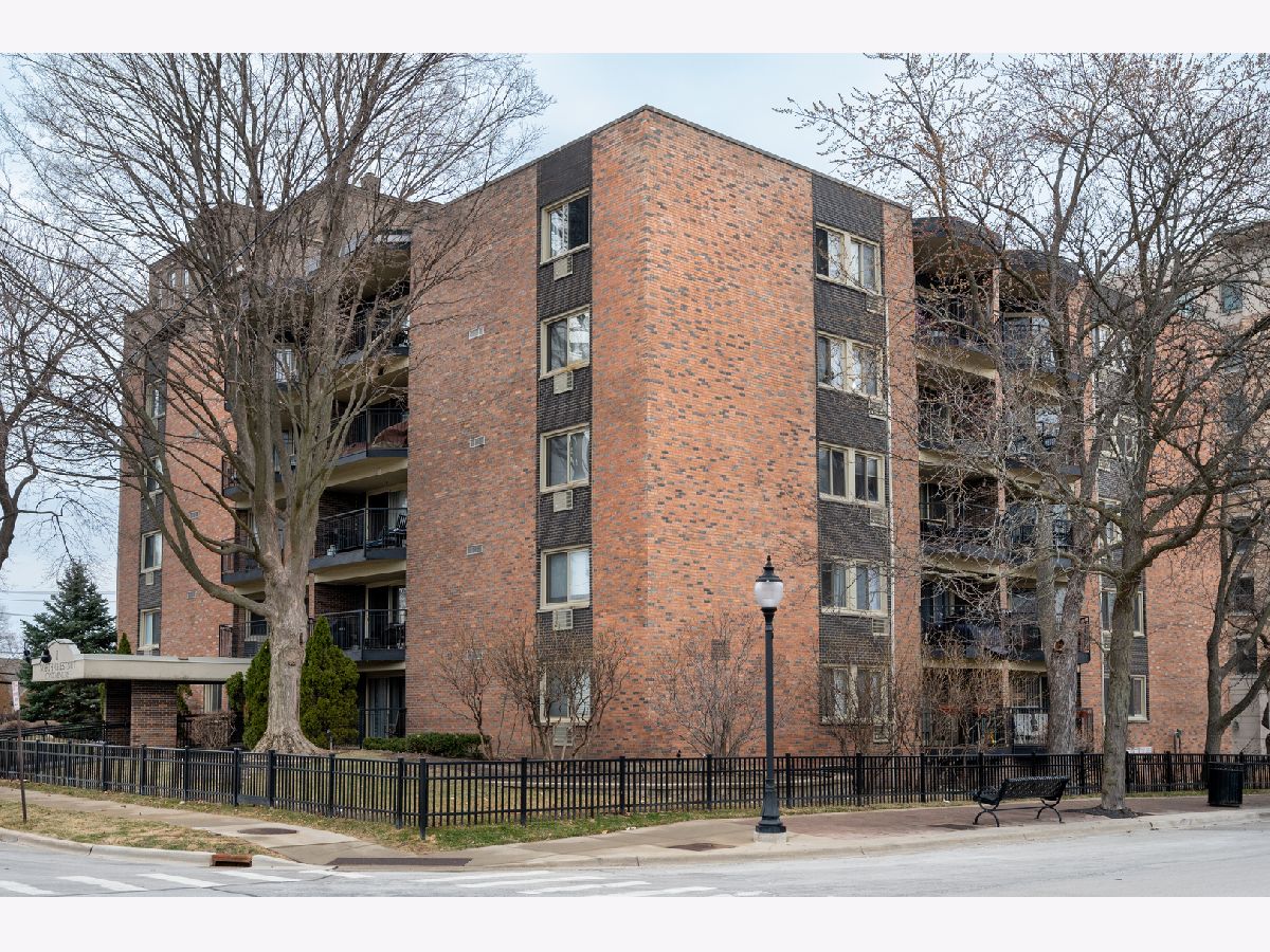 1 Chestnut Avenue, Arlington Heights, Illinois 60005 MLS 11718078