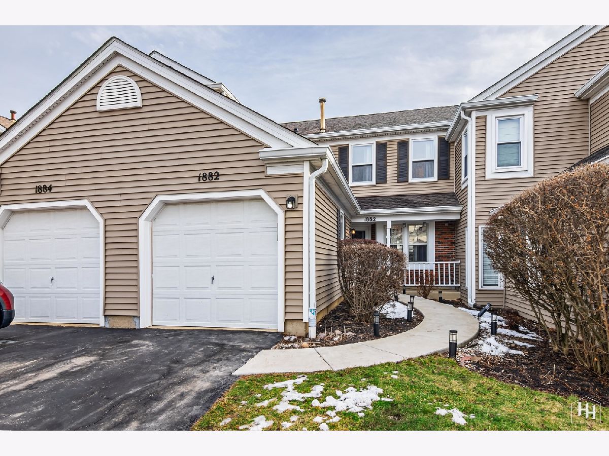 Townhomes & Condos Sold Hamptons Elk Grove Village Illinois, 1882 Pebble Beach