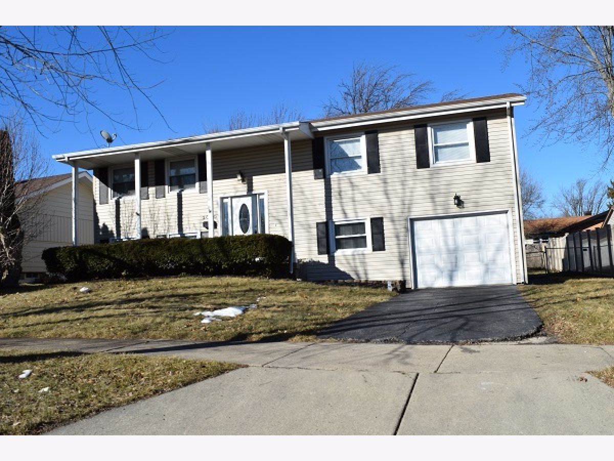 Homes Rented Castle Crest Waukegan Illinois, 2030 Kingston