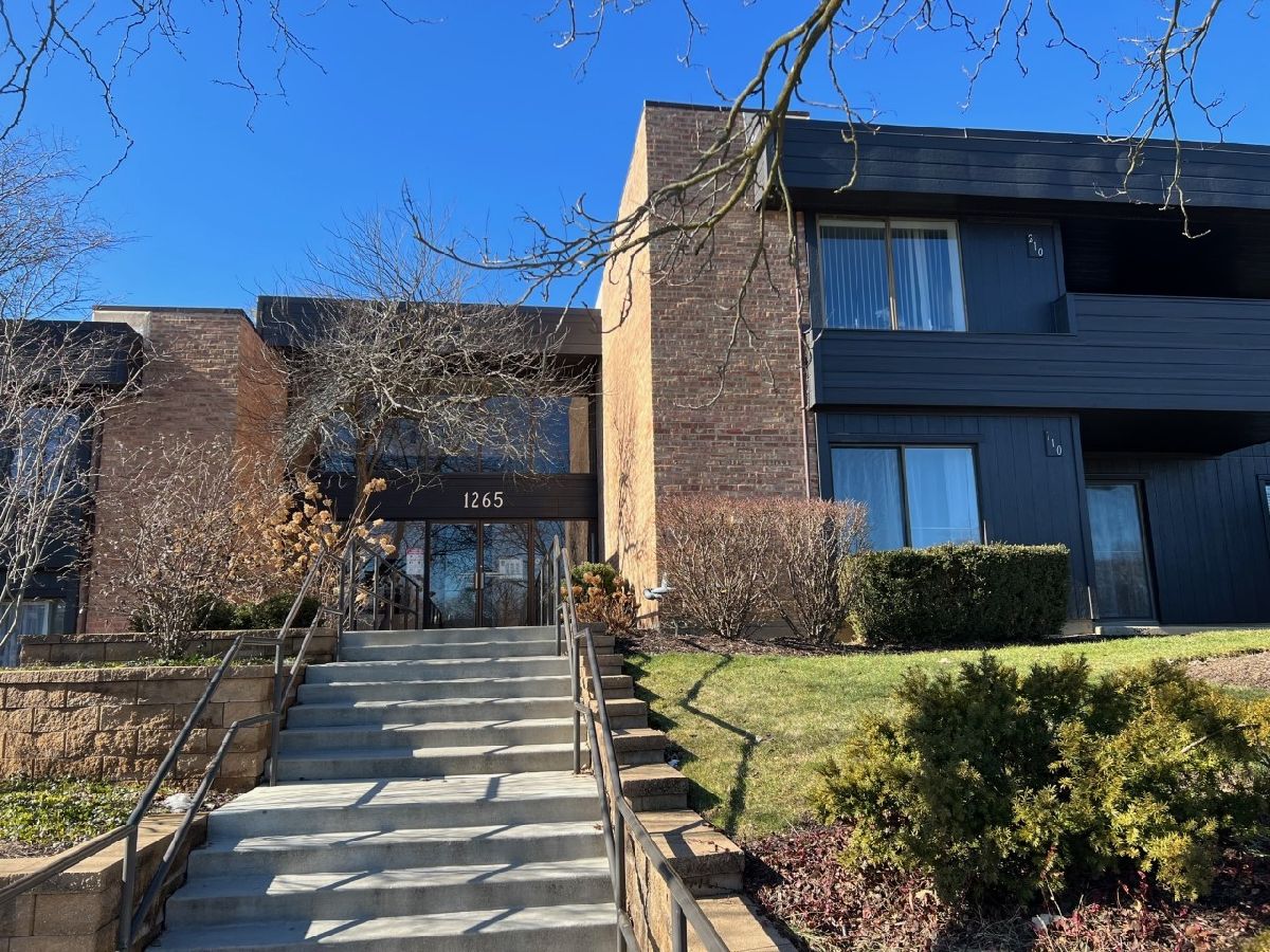 Condominiums Rented Countryside Palatine Illinois, 1265 Sterling
