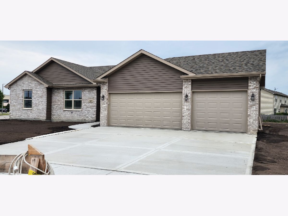 Homes & Condos & Townhomes Sold Meadow Estates Coal City Illinois, 265 Short