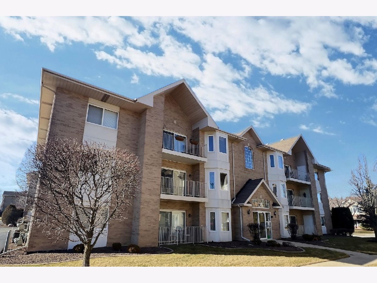Condos & Townhomes & Homes Sold Chapel Hill Alsip Illinois, 5351 Mint Julip