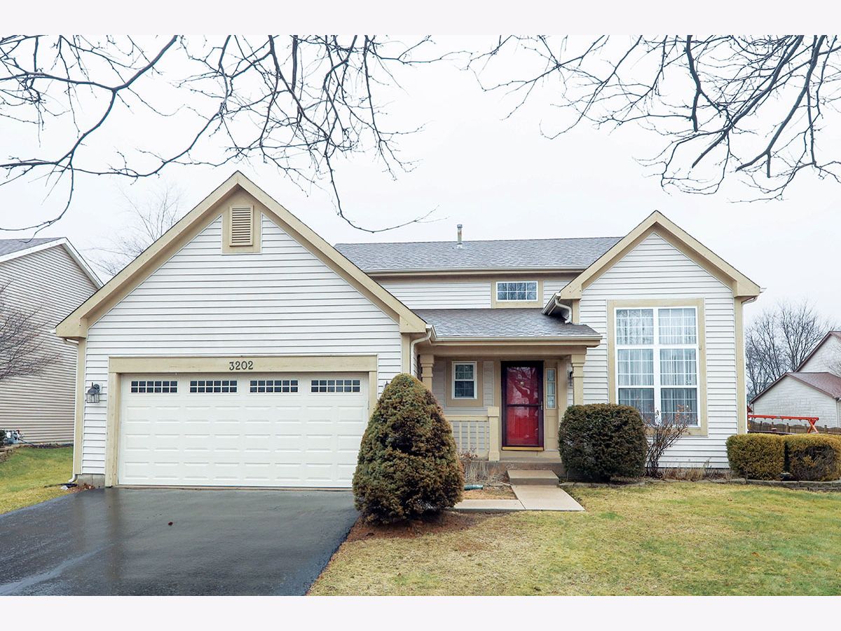 Homes Rented Cambridge Chase Aurora Illinois, 3202 Whitney
