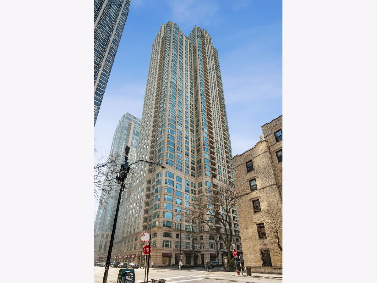 Condos & Townhomes Sold Fordham Chicago Illinois, 25 Superior