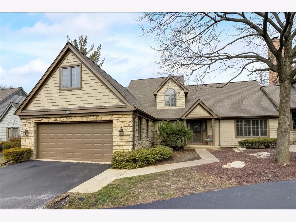 Woodlands Darien IL, Townhomes & Condos & Homes For Sale & For Rent