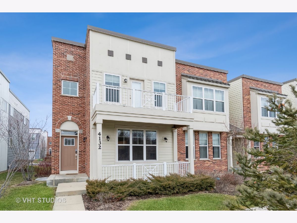 Townhomes Sold Union Square Aurora Illinois, 4132 Liberty