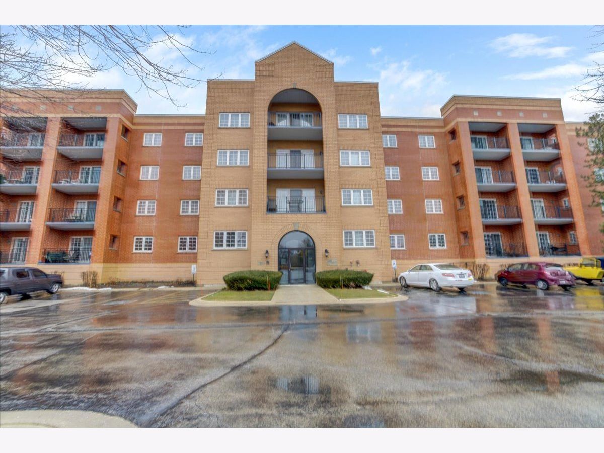 Condominiums Sold Miramonte Pointe Palatine Illinois, 55 Hale