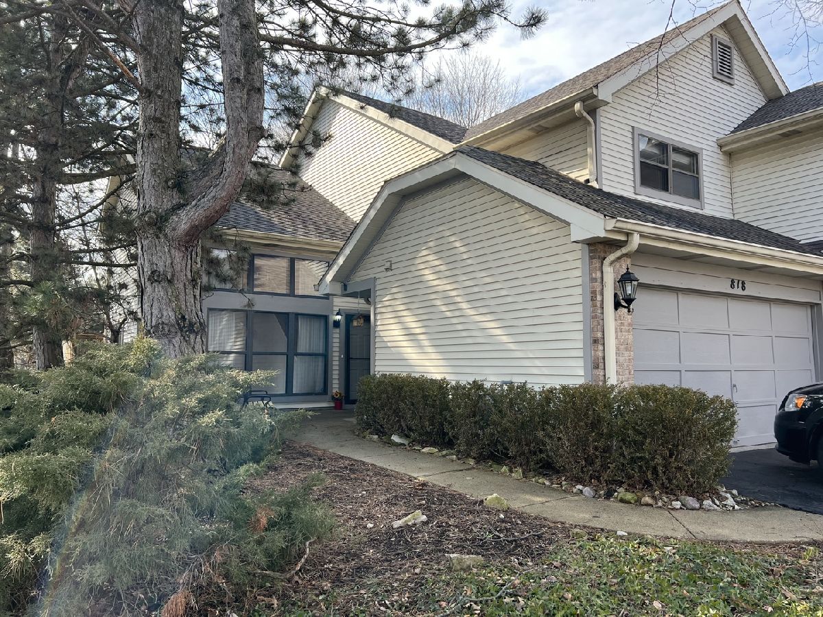 Townhomes Sold Auburn Woods Palatine Illinois, 818 Auburn Woods