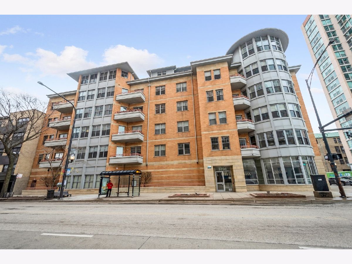 Condominiums Rented Atelier Chicago Illinois, 5556 Sheridan