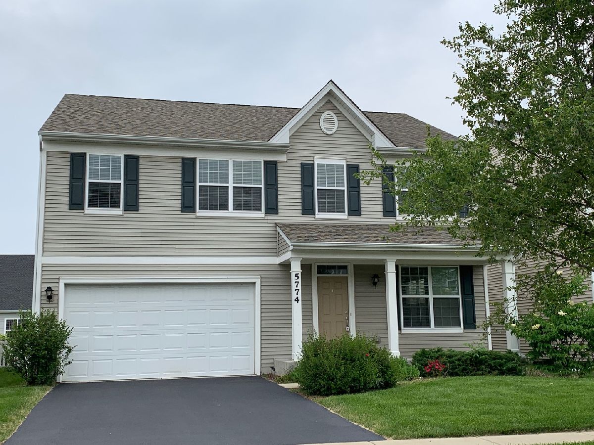Homes Rented Arbor Trails Lisle Illinois, 5774 Oak Ridge