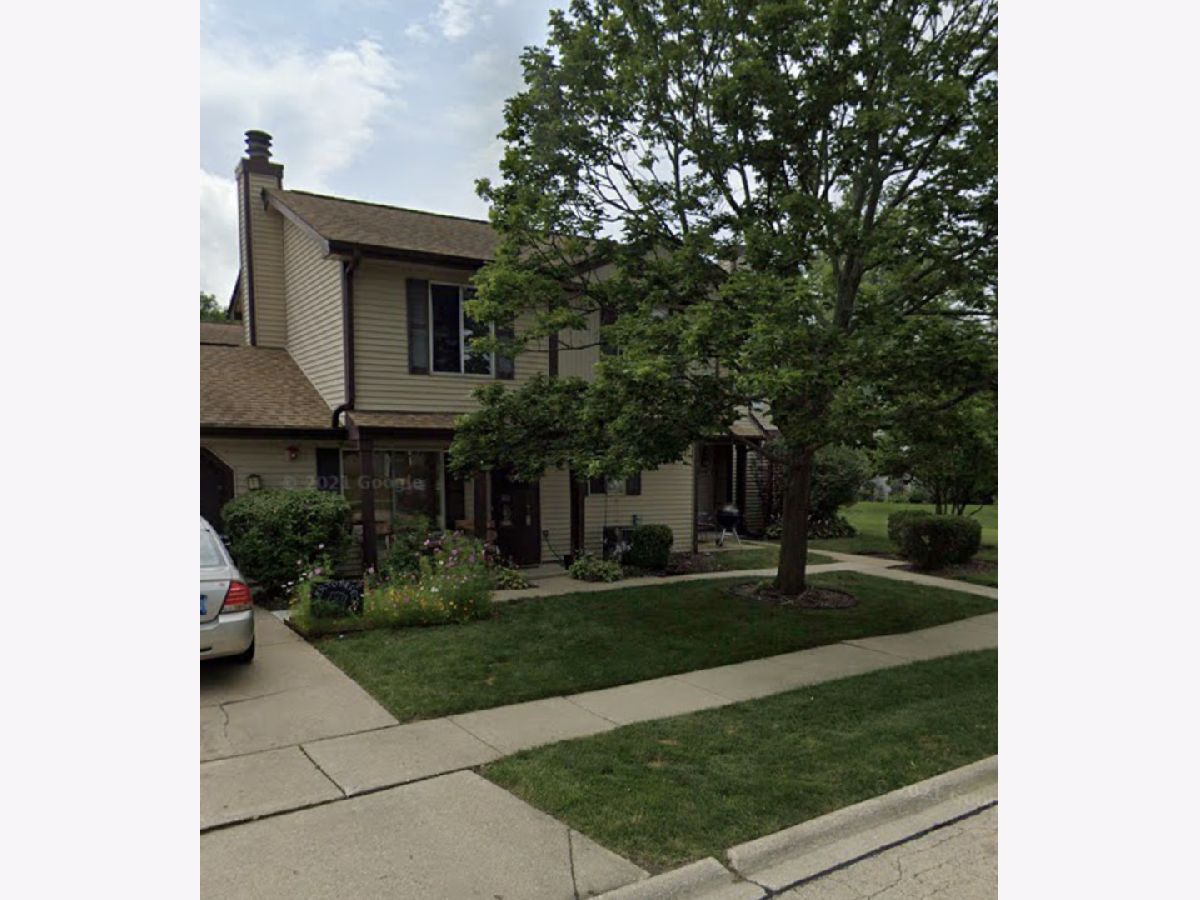 Townhomes & Condos Sold New England Village Woodridge Illinois, 2447 Brunswick