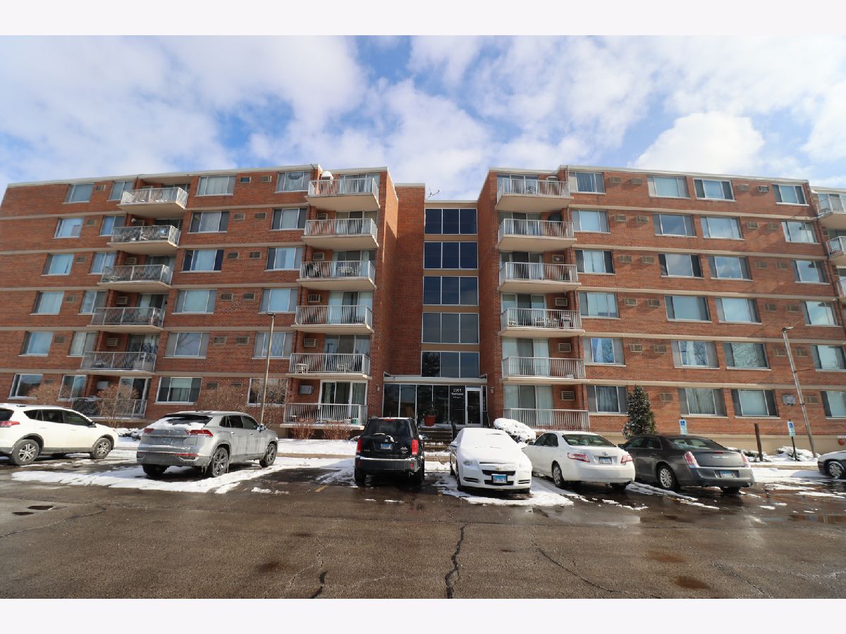 Condominiums Rented Yorktown Green Lombard Illinois, 2201 Highland