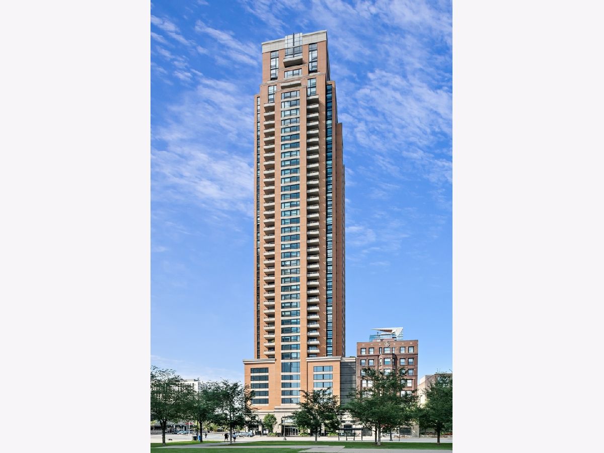 Condominiums Sold The Columbian Chicago Illinois, 1160 Michigan