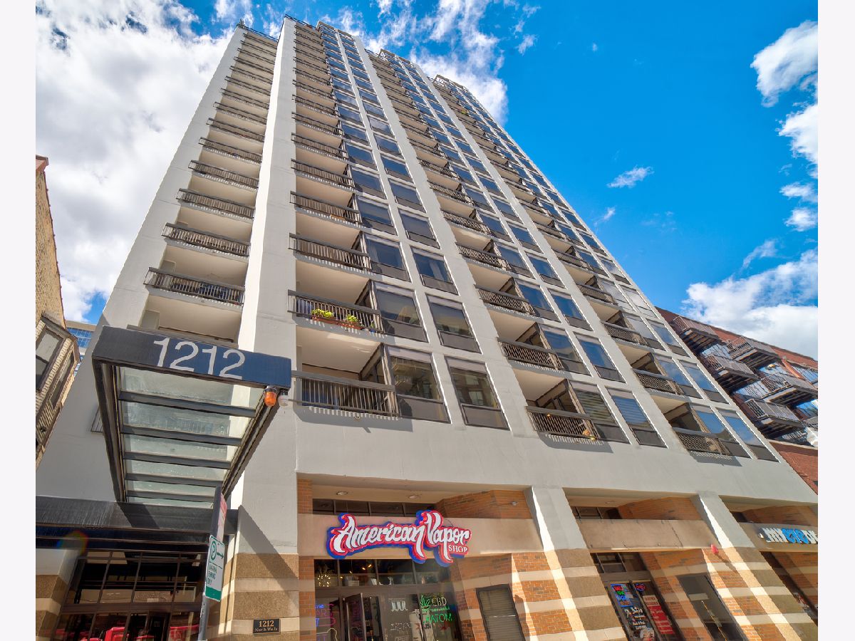 Condominiums Sold Neapolitan Chicago Illinois, 1212 Wells
