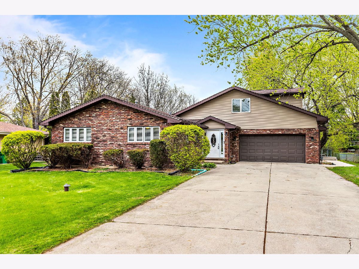 Homes Sold Kimberly Heights Tinley Park Illinois, 16431 Leslie Ann