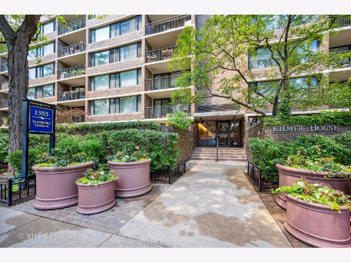 Condominiums Sold Kilmer House Chicago Illinois, 1555 Sandburg