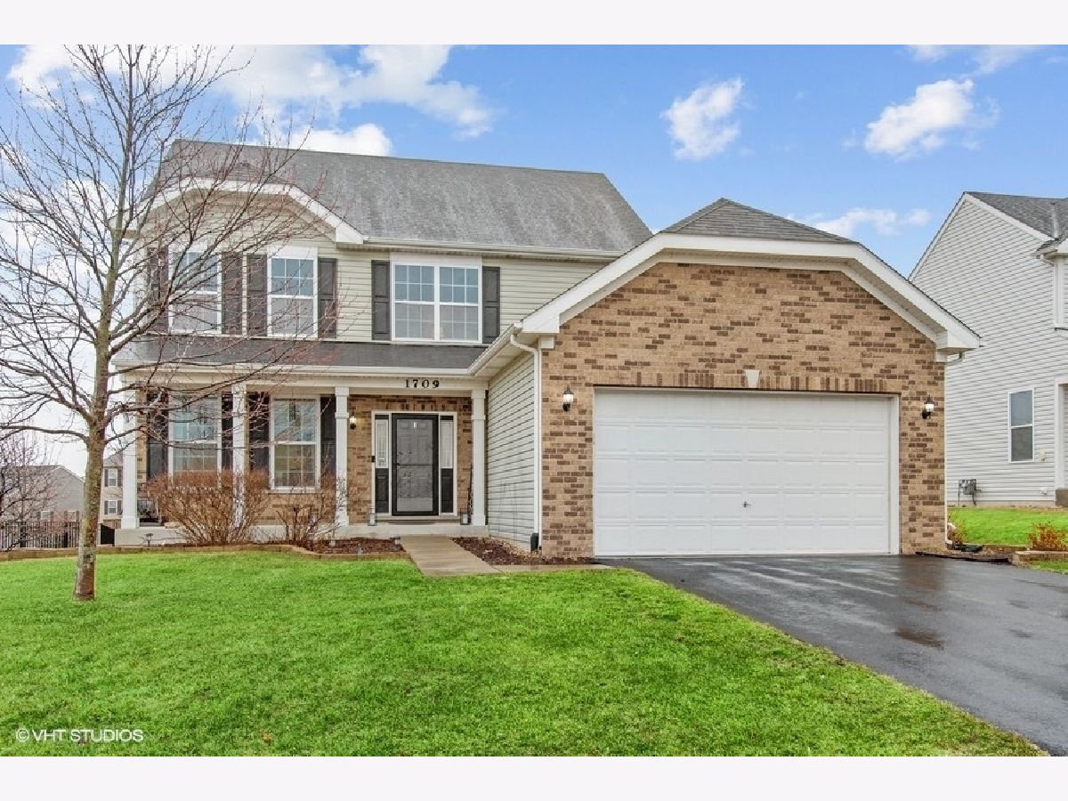 Homes Sold Theodore's Ridge Joliet Illinois, 1709 Seward