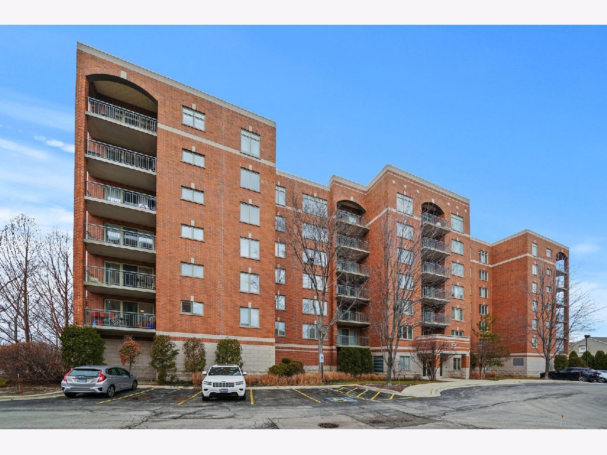 Condos & Townhomes Sold Stone Gate Des Plaines Illinois, 390 Western