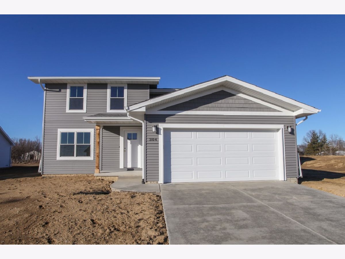Homes & Condos & Townhomes Sold Cedar Ridge Bloomington Illinois, 304 Winters