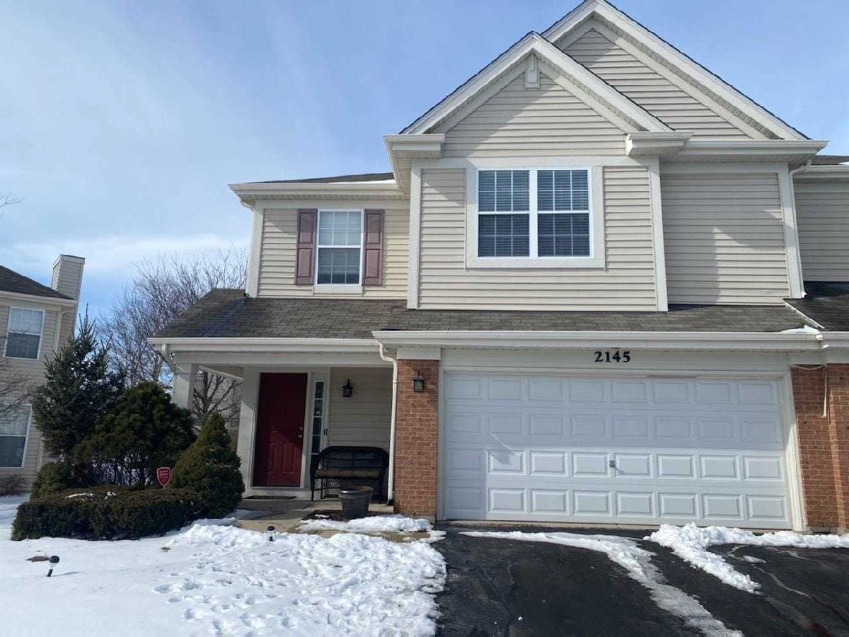 Townhomes & Condos Rented Coventry Lake In The Hills Illinois, 2145 Pembridge