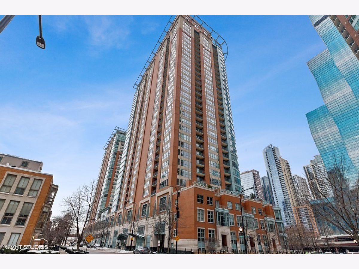 Condominiums Sold Riverview West Chicago Illinois, 415 North Water