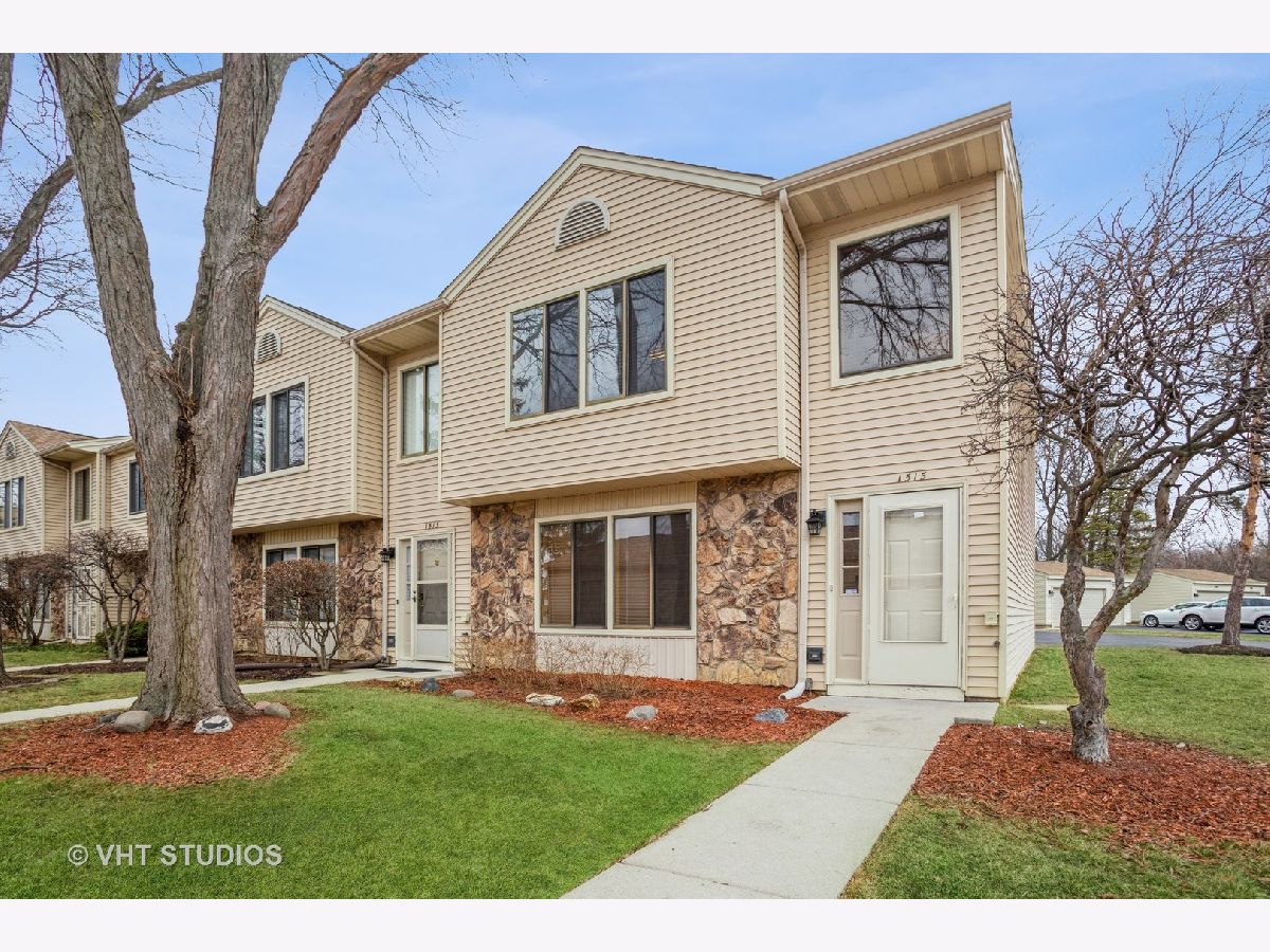 Townhomes & Condos Sold Hampton Farms Elk Grove Village Illinois, 1515 Gibson