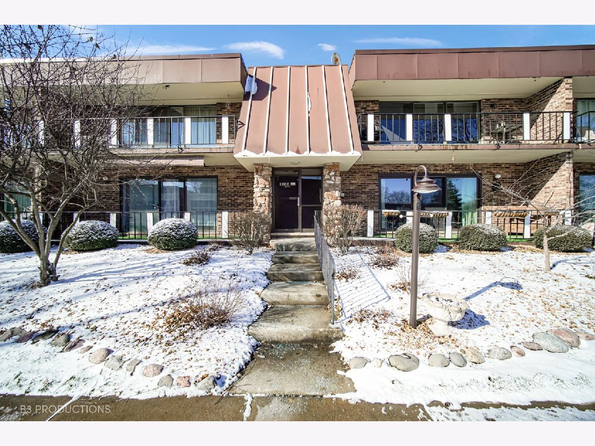 Condominiums Sold Lagoon In The Hills Palos Hills Illinois, 11120 Spathis