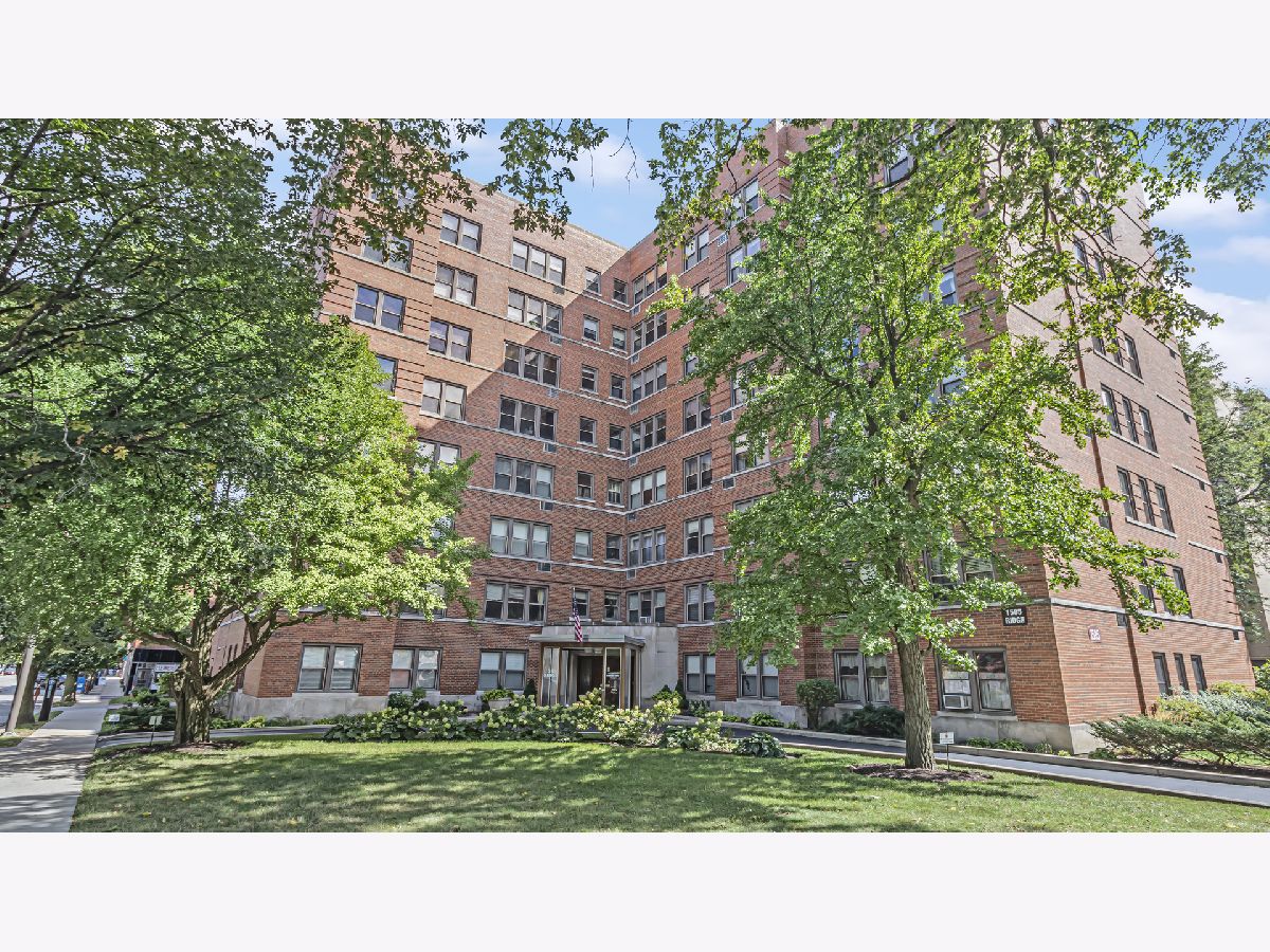 Condos & Townhomes Sold Ridge Davis Coop Evanston Illinois, 1585 Ridge