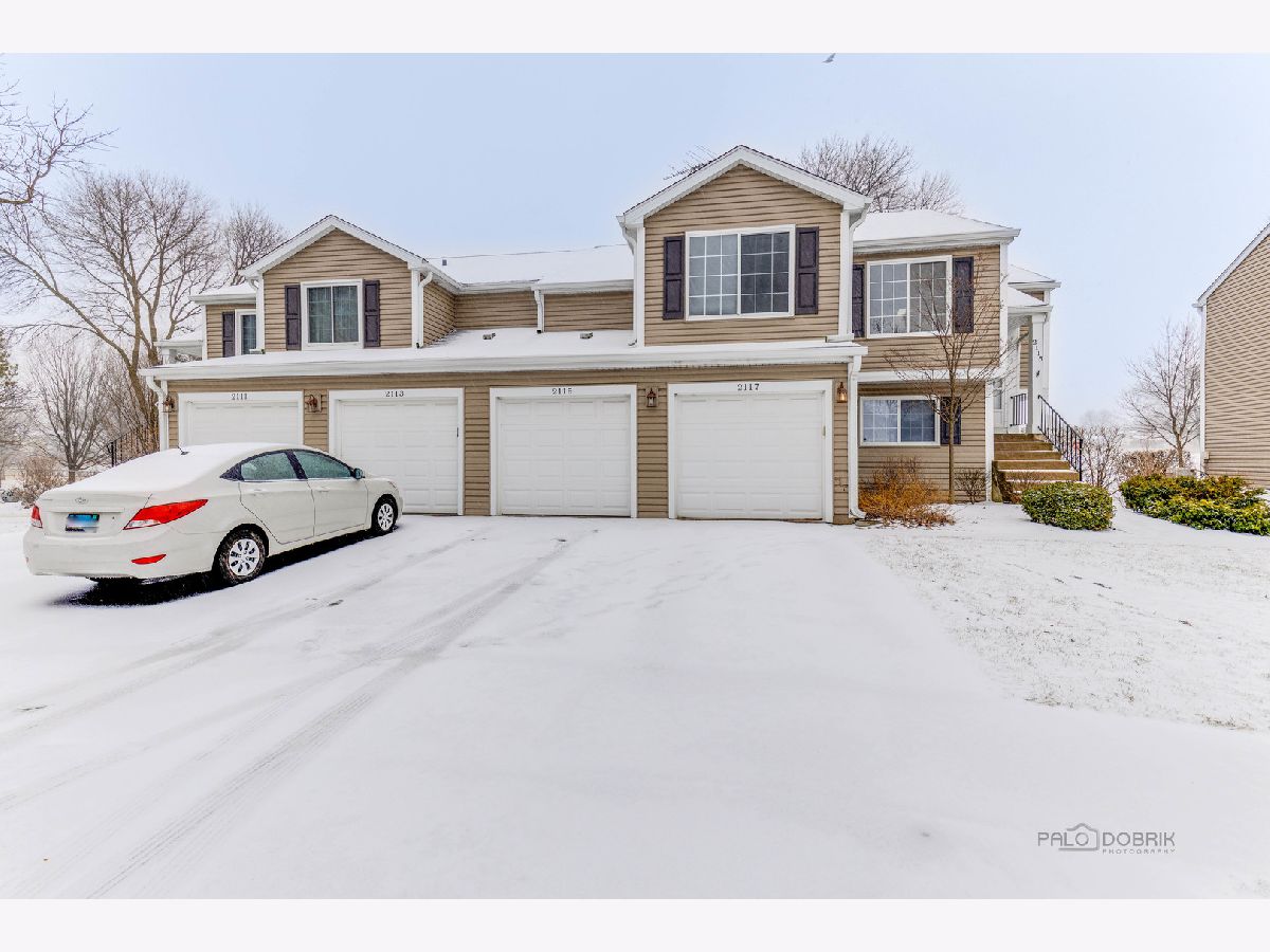 Townhomes & Condos Rented Windsong Schaumburg Illinois, 2115 Southwind