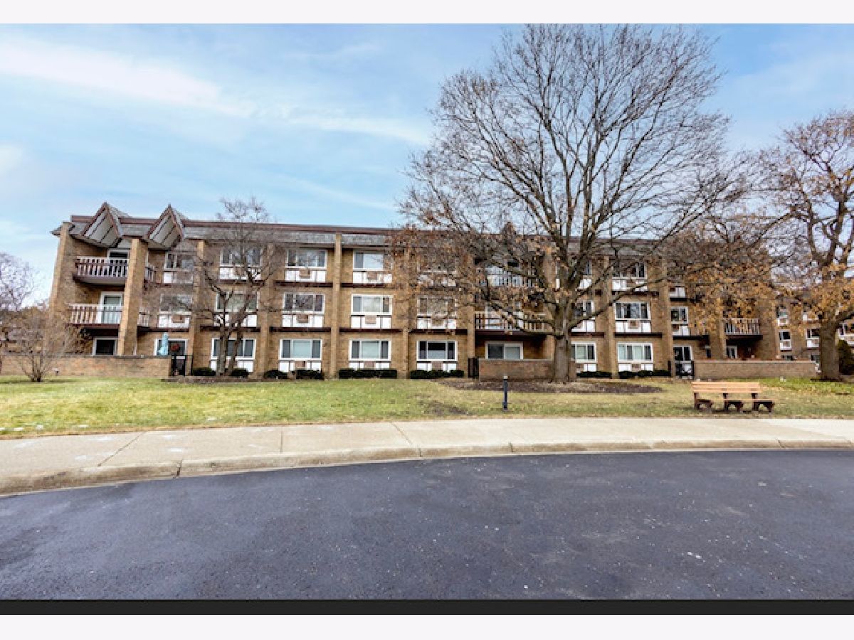 Condominiums Sold Claymoor Hinsdale Illinois, 360 Claymoor