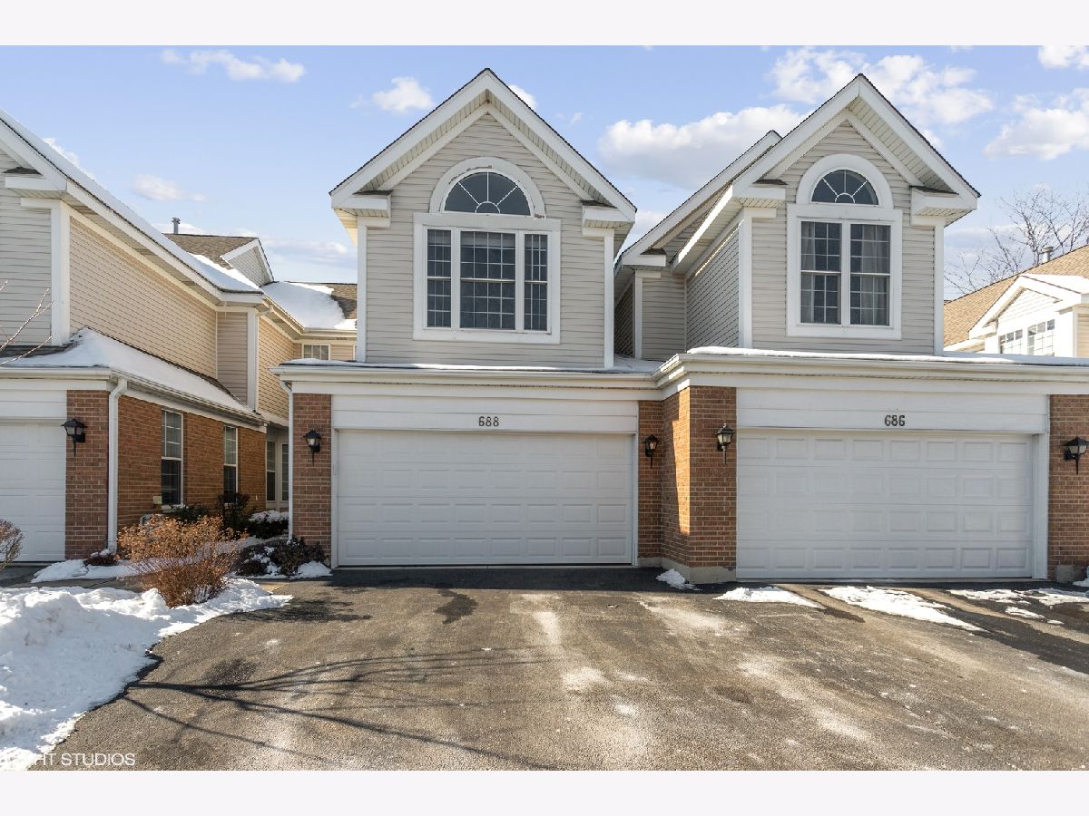 Townhomes Sold Citadel On The Pond Westmont Illinois, 688 Citadel