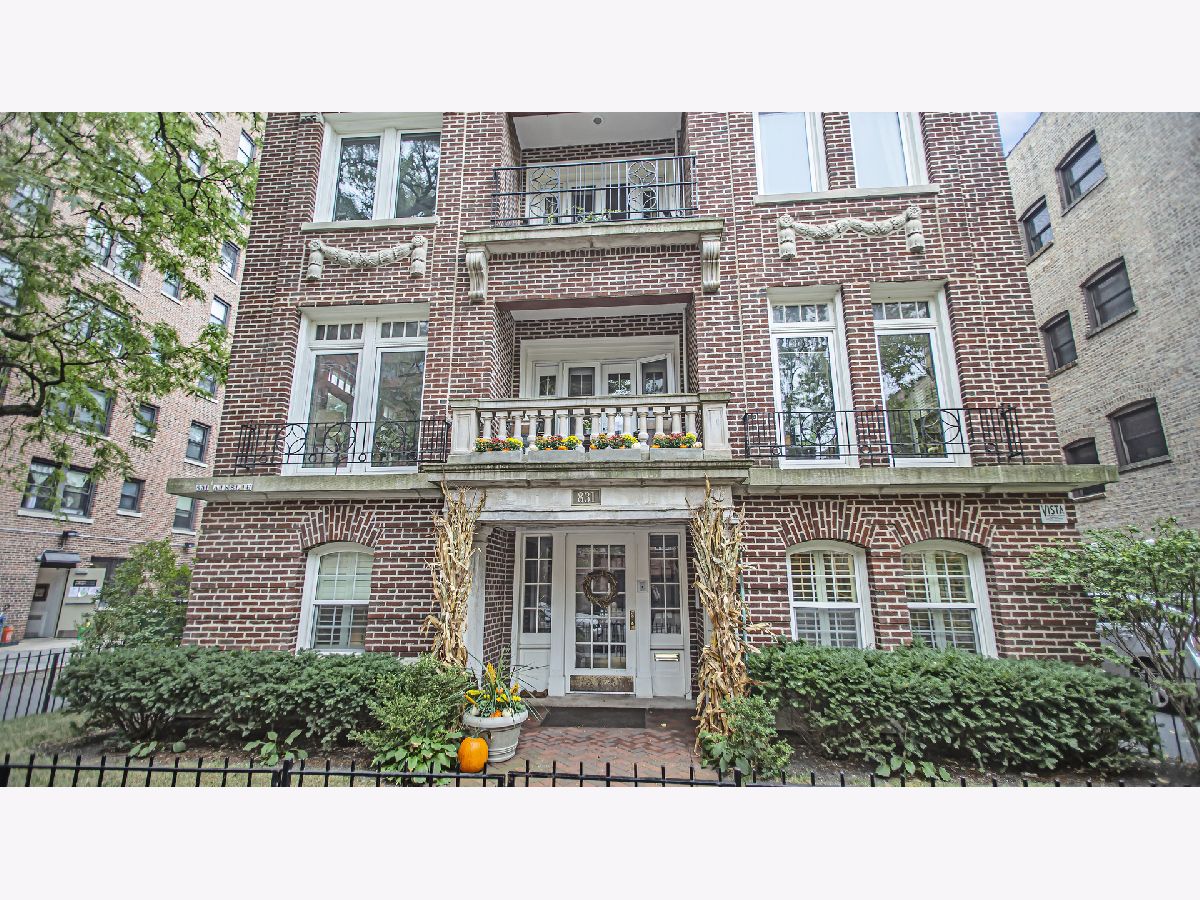 Condos & Townhomes & Homes Sold Margate Park Chicago Illinois, 831 Ainslie