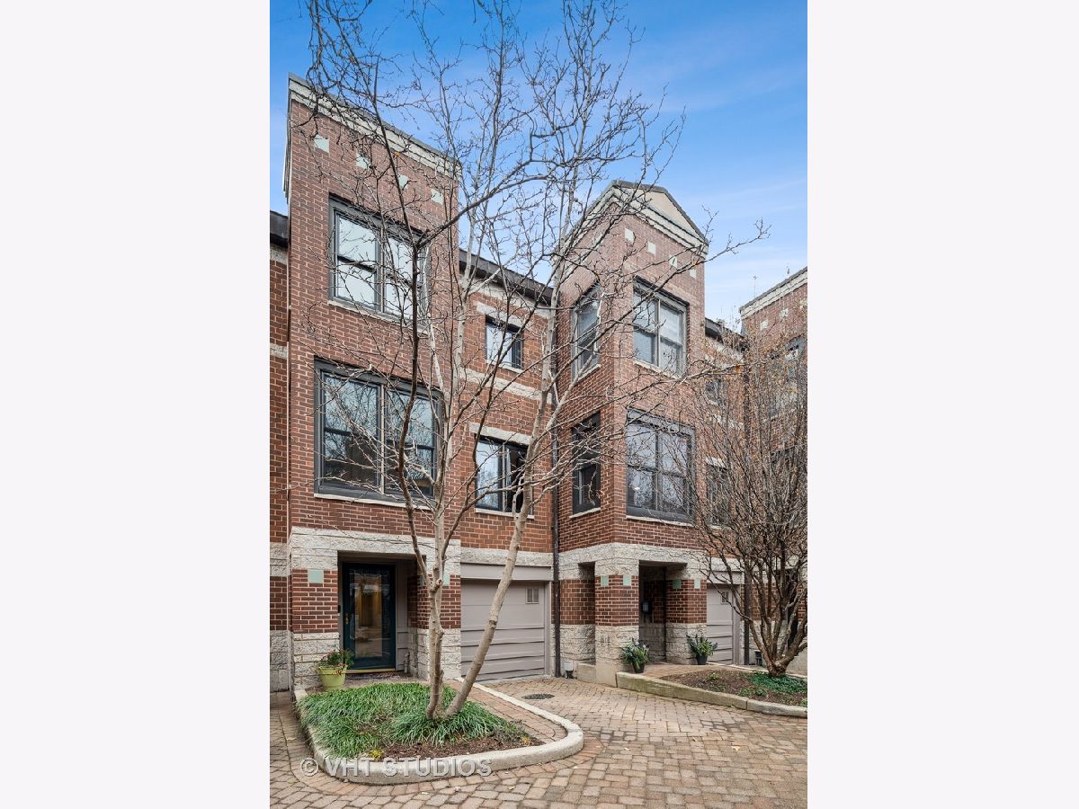 Townhomes Sold Greenview Passage Chicago Illinois, 2730 Greenview