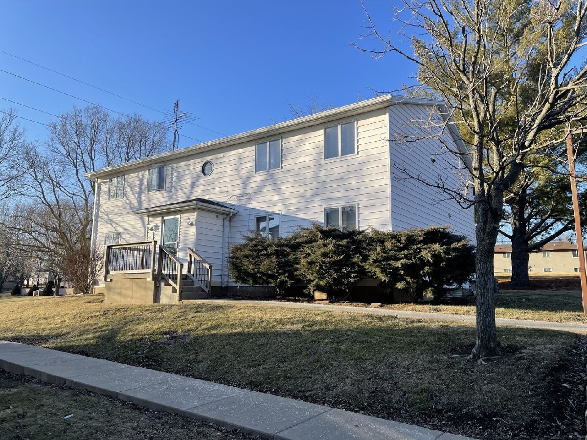  Rented Granville Illinois, 311 Hawthorne