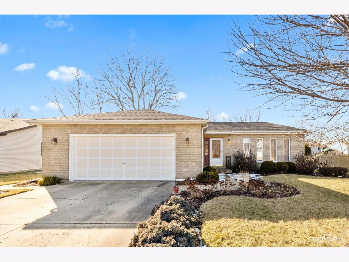 Homes Sold Columbine Square Elburn Illinois, 408 Saratoga