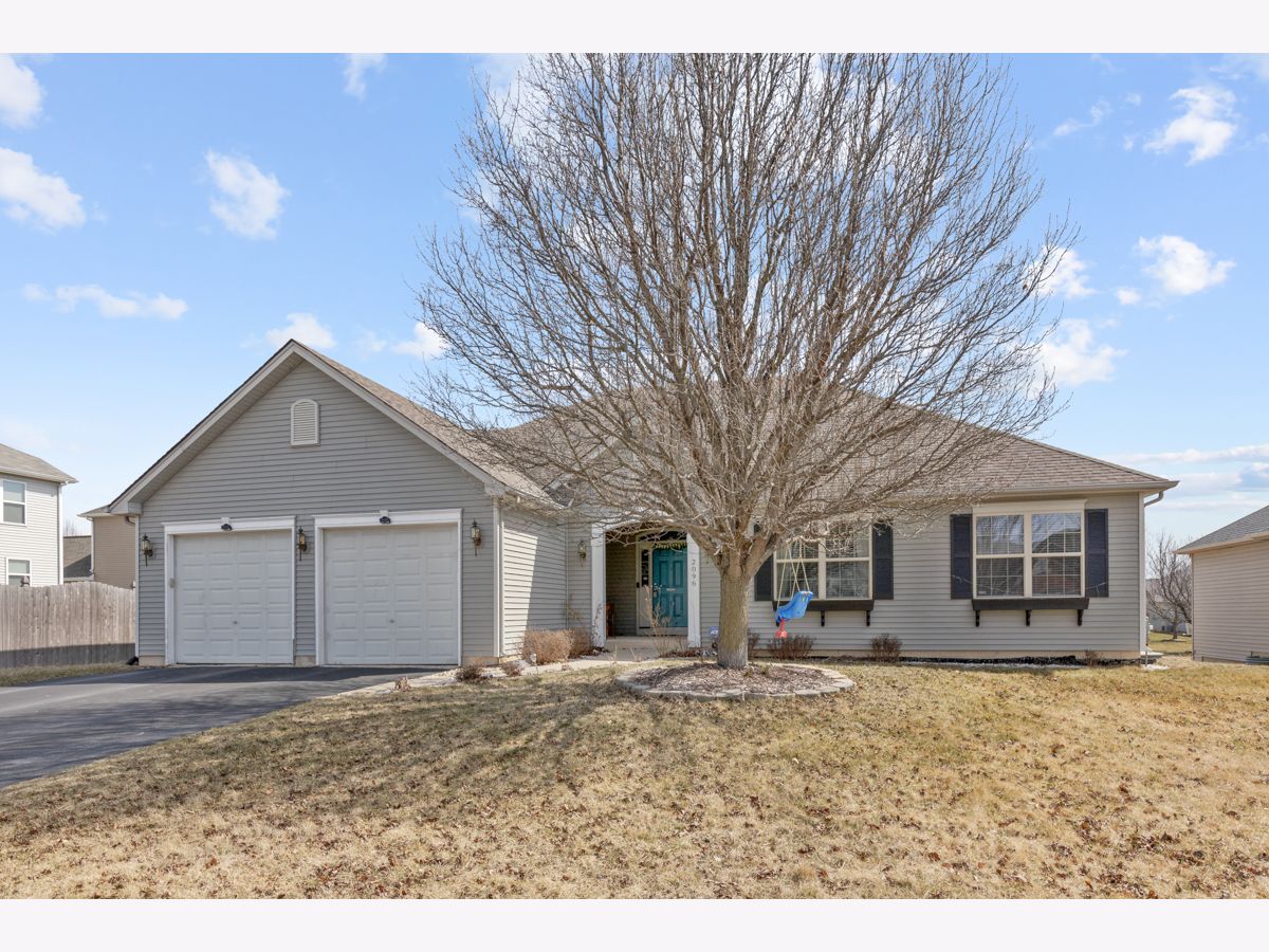 Homes Rented Deerbrook Aurora Illinois, 2096 Whitetail