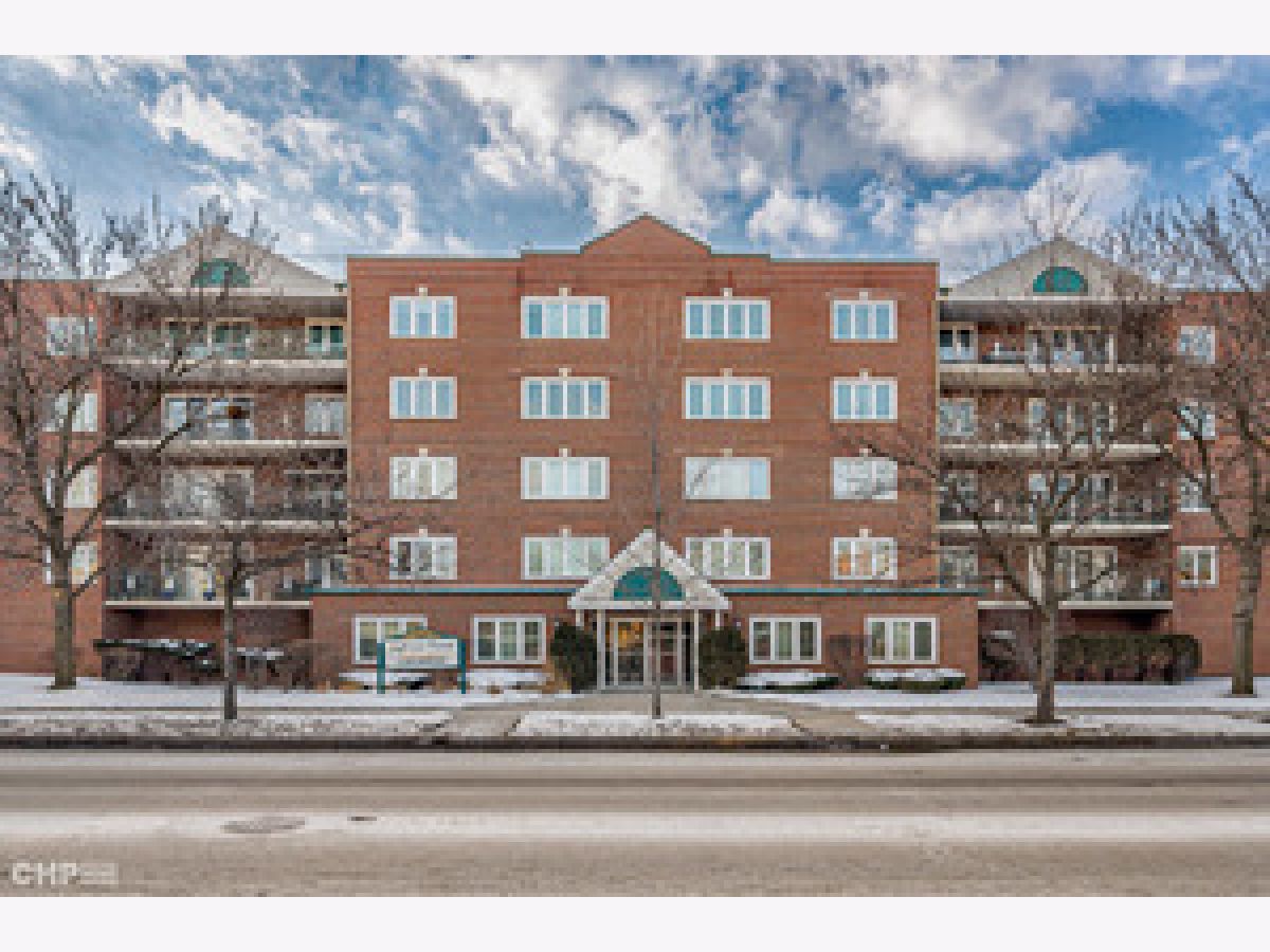 Condominiums Sold Jefferson Courte Chicago Illinois, 4848 Central