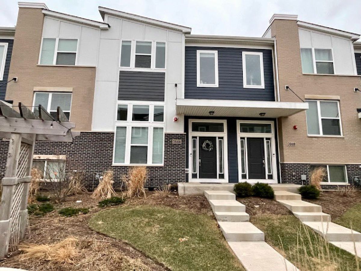 Condos & Townhomes Rented Everton Warrenville Illinois, 3S616 Everton