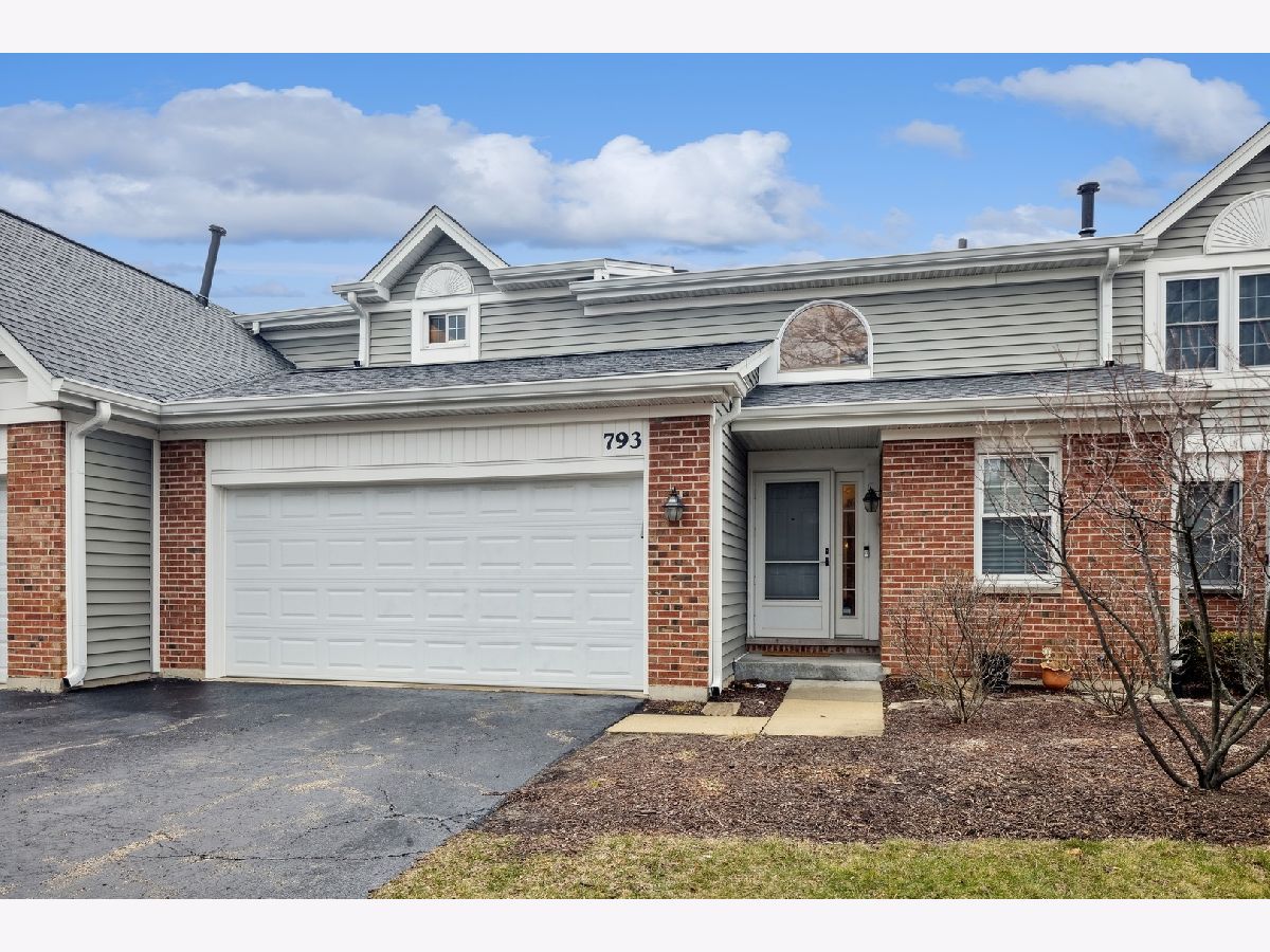 Townhomes & Condos & Homes Sold Elk Trail Carol Stream Illinois, 793 Daybreak