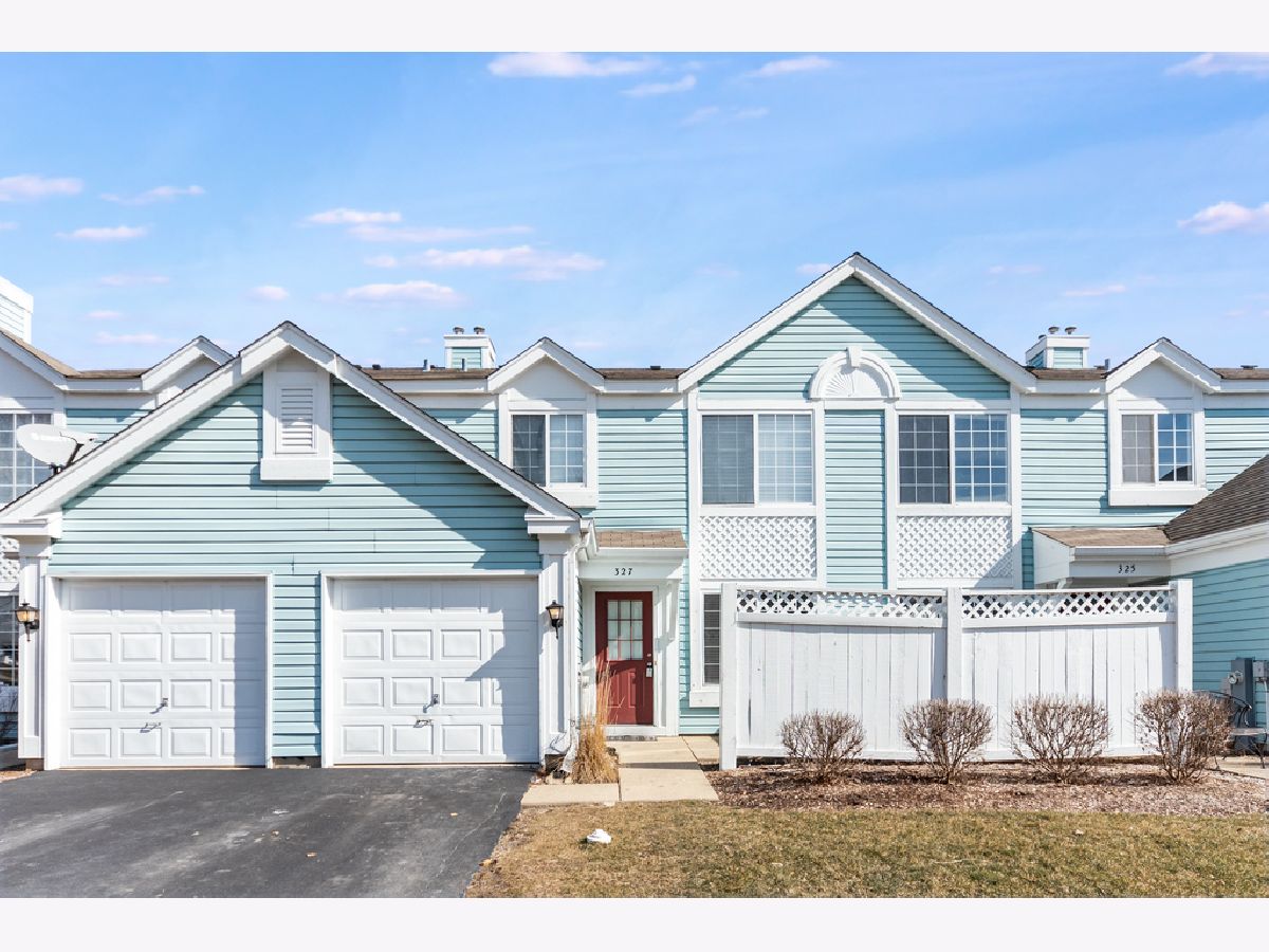 Townhomes & Condos Sold Liberty Square Aurora Illinois, 327 Gregory