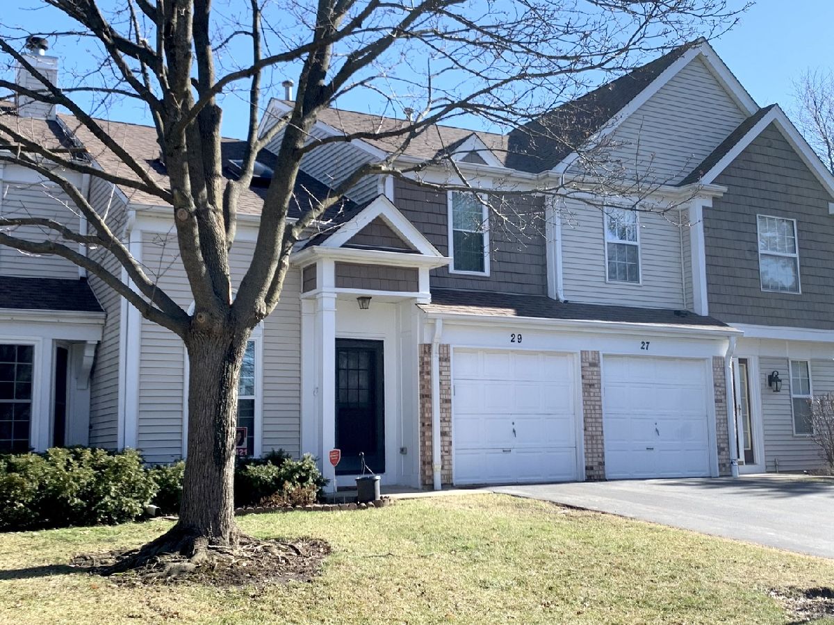 Townhomes Rented Tiffany Place Streamwood Illinois, 29 Shag Bark