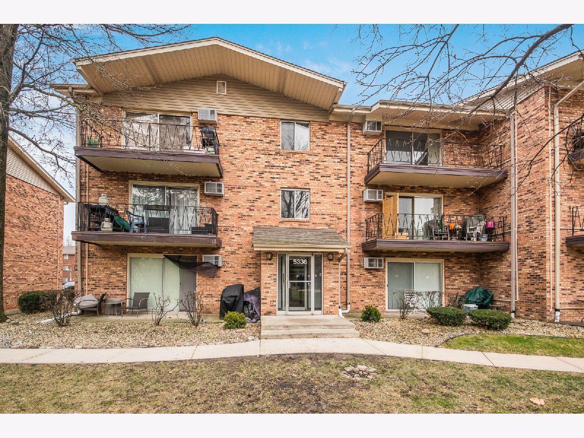 Condominiums Sold Waterbury Crestwood Illinois, 5336 Waterbury