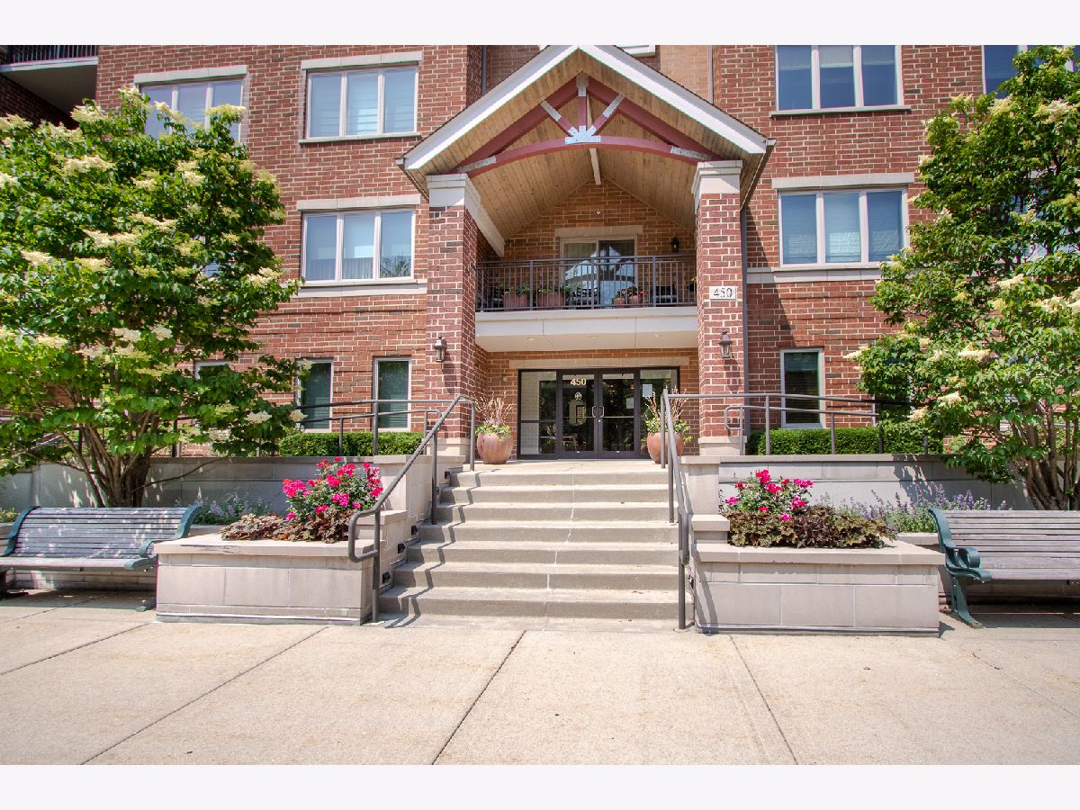 Condominiums Sold Lincolnshire Place Lincolnshire Illinois, 450 Village Green