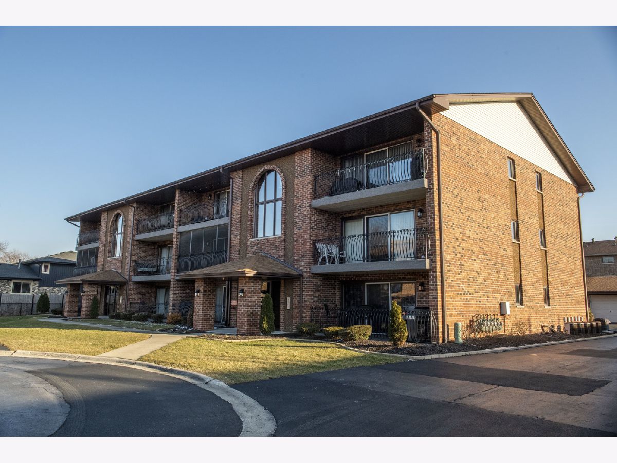 Condominiums Sold Heritage Creek Palos Hills Illinois, 8207 Millstone